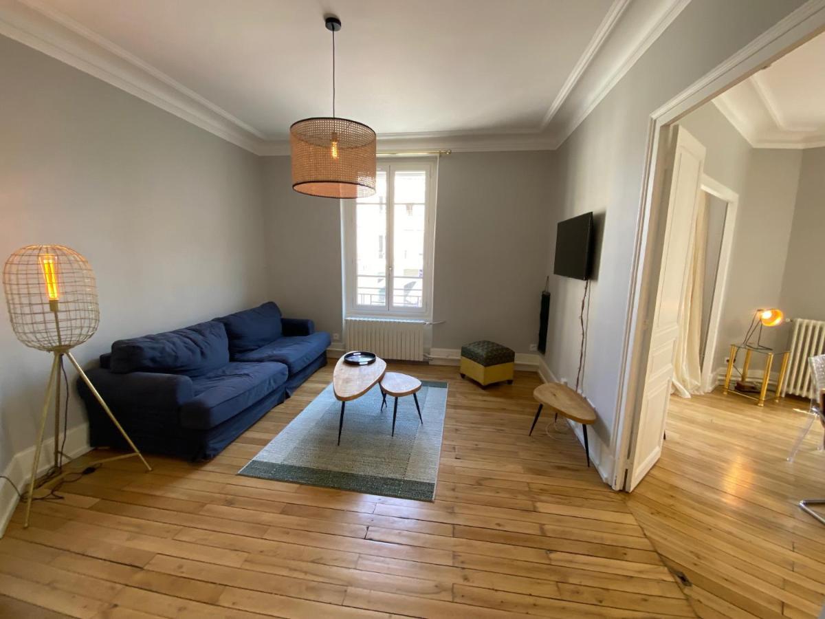 Grand Appartement De Caractere Au Coeur De Ville Moulins  Exterior foto